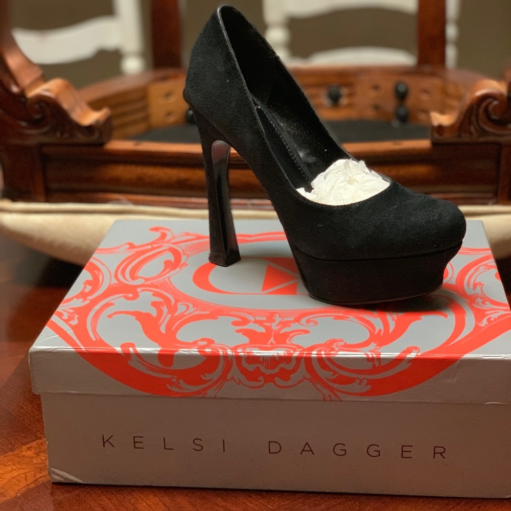 Kelsi Dagger black stilettos